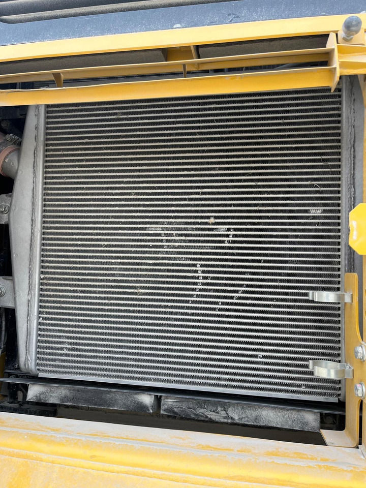 KOMATSU PC450 - Máy xúc bánh xích: hình 4 KOMATSU PC450 - Máy xúc bánh xích: hình 4