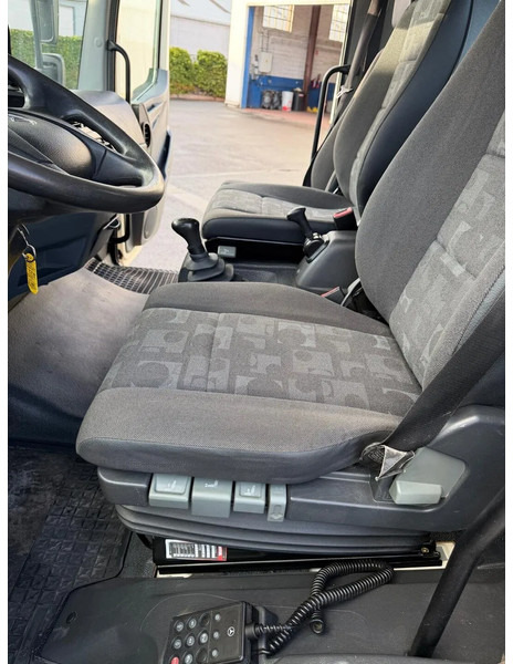 Mercedes-Benz Atego 816 - Xe tải thùng lửng/ Phẳng: hình 2 Mercedes-Benz Atego 816 - Xe tải thùng lửng/ Phẳng: hình 2