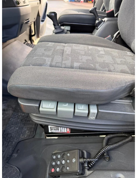 Mercedes-Benz Atego 816 - Xe tải thùng lửng/ Phẳng: hình 5 Mercedes-Benz Atego 816 - Xe tải thùng lửng/ Phẳng: hình 5