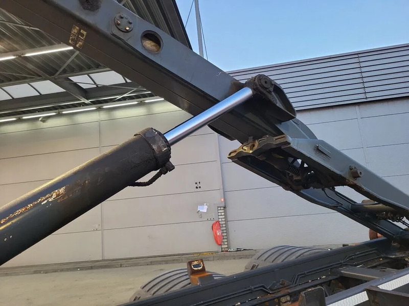 Scania G410 - Xe tải nâng móc: hình 4 Scania G410 - Xe tải nâng móc: hình 4