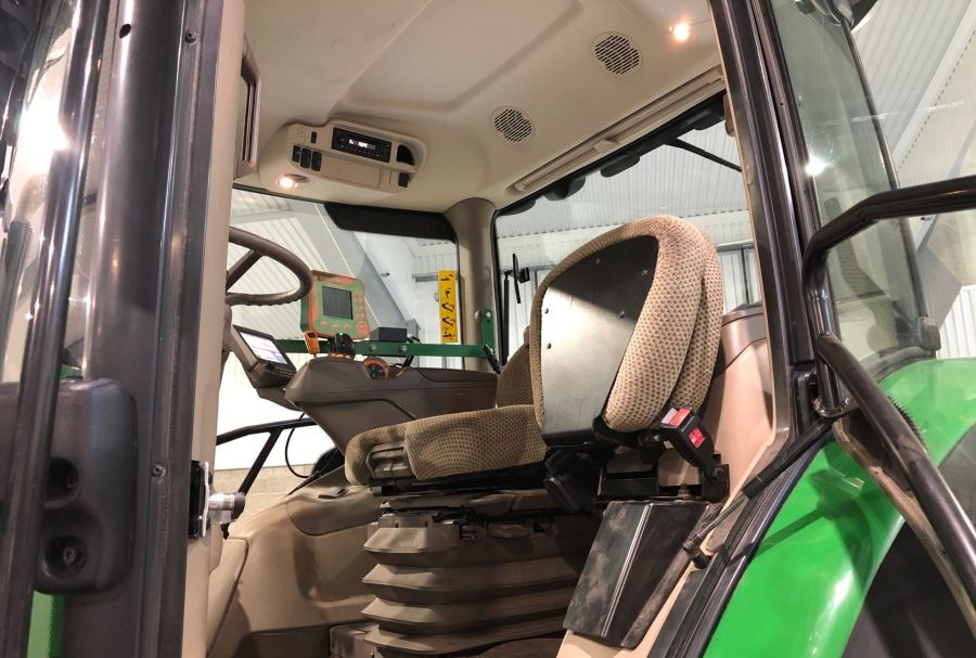 John Deere 6155R - Máy cày: hình 3 John Deere 6155R - Máy cày: hình 3