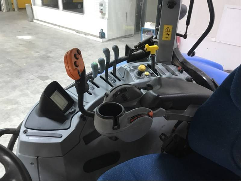 New Holland T7.250 - Máy cày: hình 5 New Holland T7.250 - Máy cày: hình 5