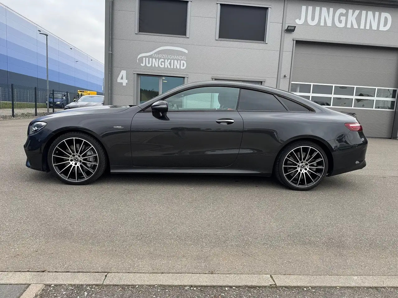Mercedes-Benz E 53 AMG E -Klasse Coupe E 53 AMG 4Matic - Xe coupe: hình 3 Mercedes-Benz E 53 AMG E -Klasse Coupe E 53 AMG 4Matic - Xe coupe: hình 3