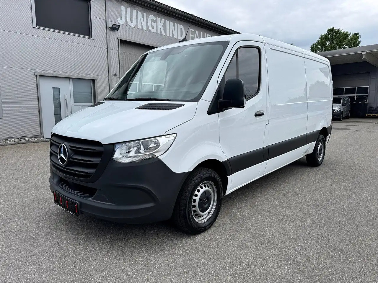 Mercedes-Benz Sprinter 215 CDI Flach Lang Klima FWD - Xe van chở hàng: hình 1 Mercedes-Benz Sprinter 215 CDI Flach Lang Klima FWD - Xe van chở hàng: hình 1