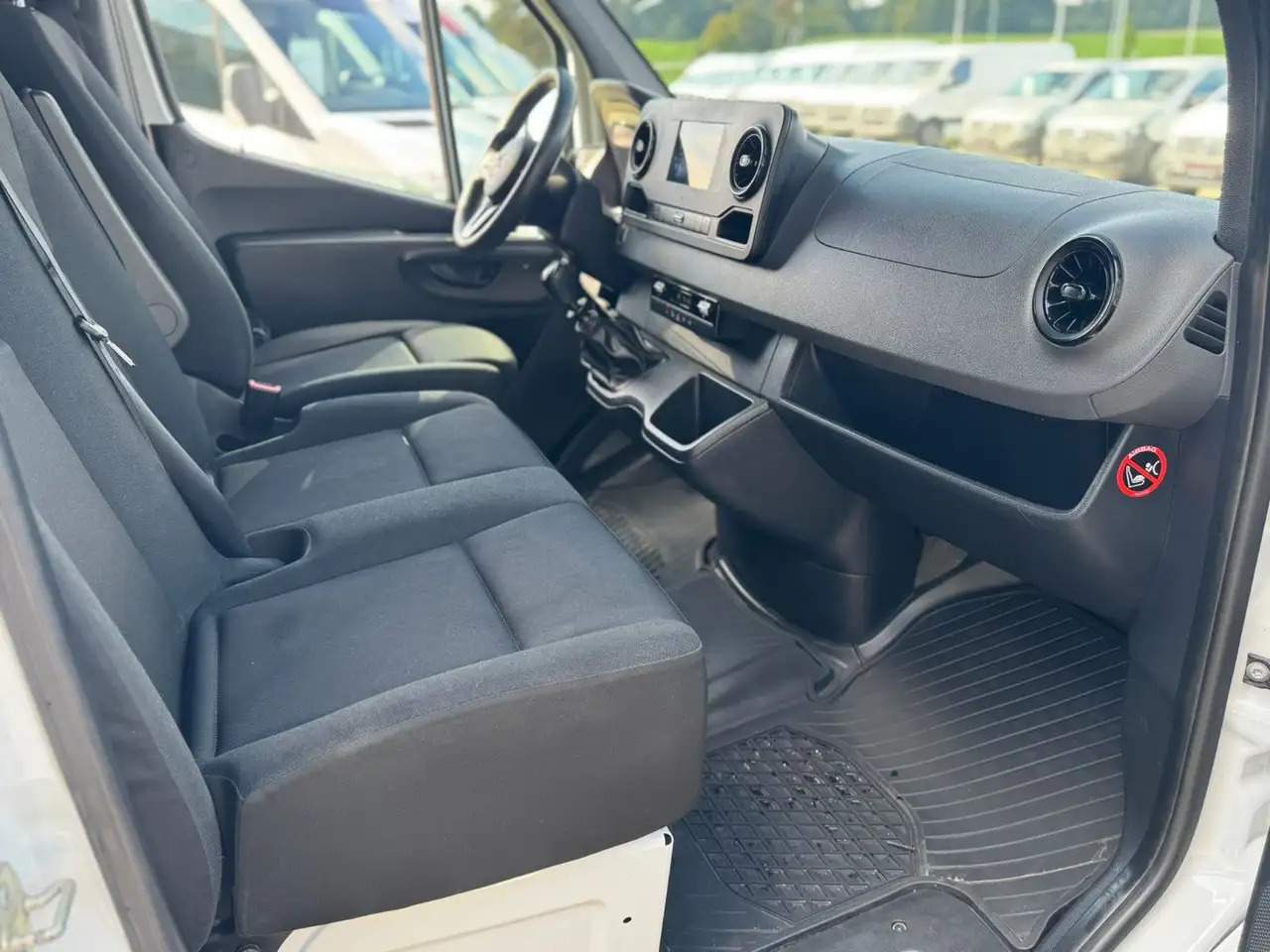 Xe van chở hàng mới Mercedes-Benz Sprinter 316 CDI Maxi Lang Klima MBUX: hình 11 Xe van chở hàng mới Mercedes-Benz Sprinter 316 CDI Maxi Lang Klima MBUX: hình 11