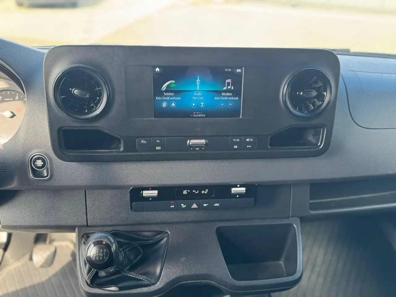 Xe van chở hàng mới Mercedes-Benz Sprinter 316 CDI Maxi Lang Klima MBUX: hình 7 Xe van chở hàng mới Mercedes-Benz Sprinter 316 CDI Maxi Lang Klima MBUX: hình 7