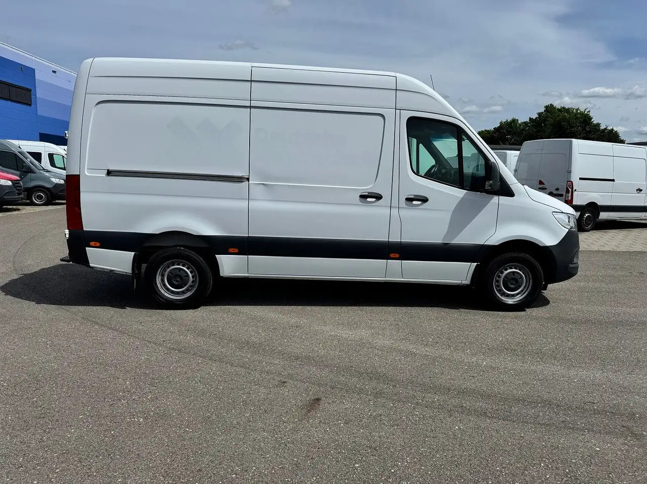 Mercedes-Benz Sprinter 317 CDI Lang Hoch Klima MBUX AHK - Xe van chở hàng: hình 4 Mercedes-Benz Sprinter 317 CDI Lang Hoch Klima MBUX AHK - Xe van chở hàng: hình 4