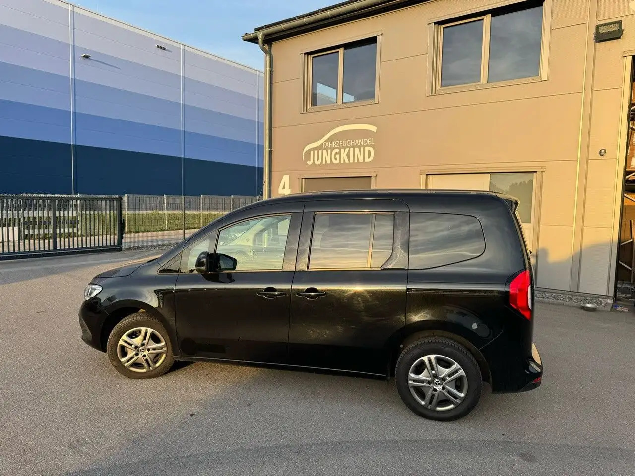 Mercedes-Benz T-Class T -Klasse 160 d standard - Xe hơi: hình 1 Mercedes-Benz T-Class T -Klasse 160 d standard - Xe hơi: hình 1