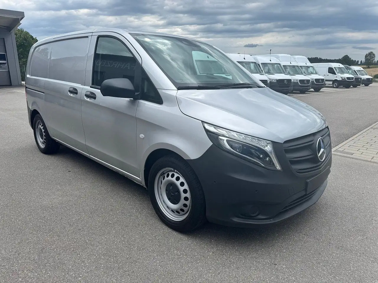 Mercedes-Benz Vito 114 CDI Kompakt Silber Klima Bott - Xe van chở hàng: hình 2 Mercedes-Benz Vito 114 CDI Kompakt Silber Klima Bott - Xe van chở hàng: hình 2