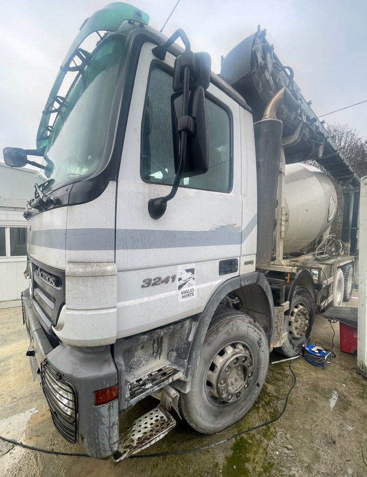 Mercedes Actros 3241 - Xe trộn bê tông: hình 4 Mercedes Actros 3241 - Xe trộn bê tông: hình 4
