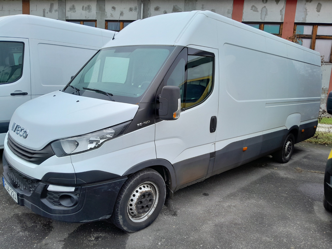 IVECO Daily 35S14 - Xe tải nhỏ thùng kín: hình 2 IVECO Daily 35S14 - Xe tải nhỏ thùng kín: hình 2