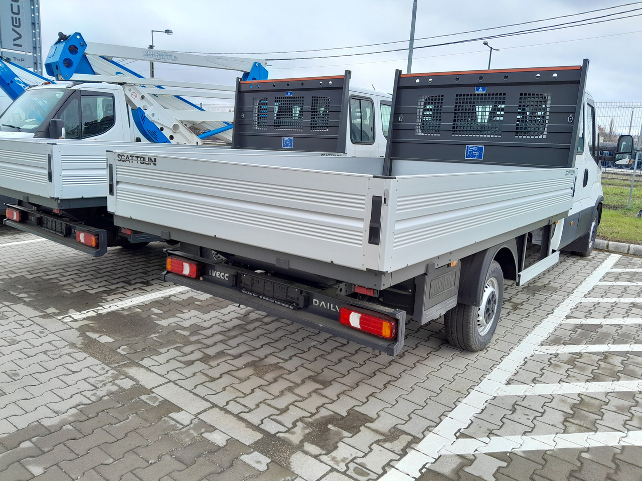 Iveco Daila 35 Daily C 18 H 3450 - Xe tải nhỏ phẳng: hình 4 Iveco Daila 35 Daily C 18 H 3450 - Xe tải nhỏ phẳng: hình 4