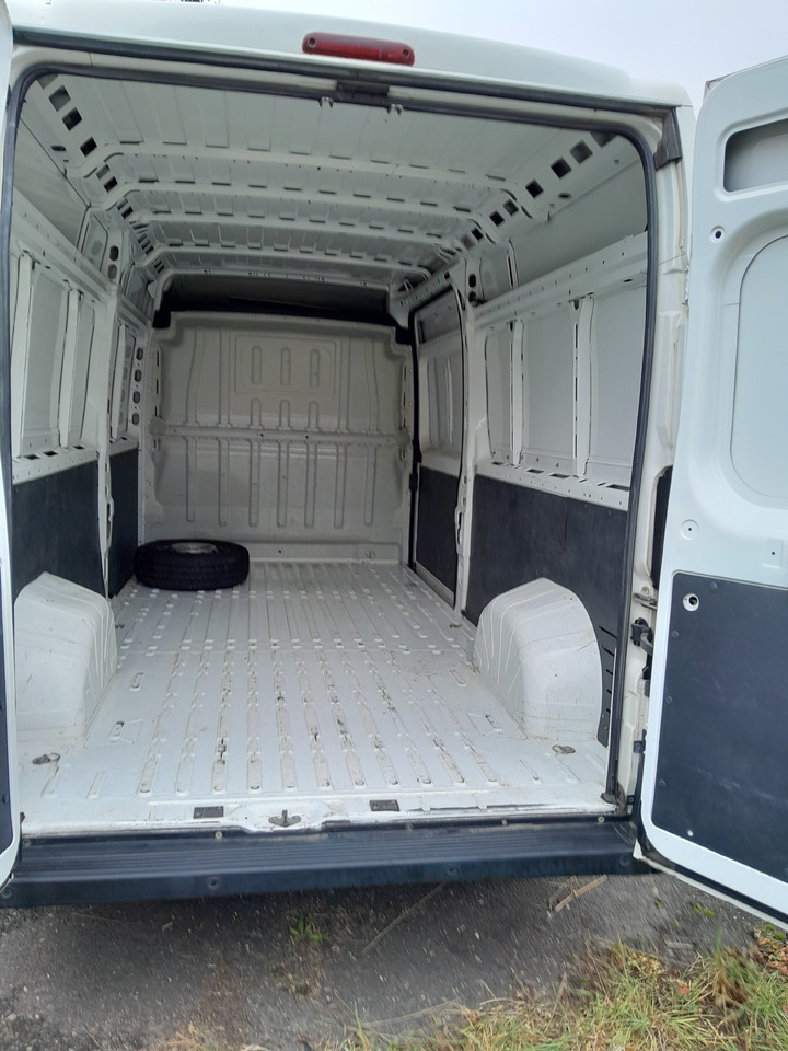 PEUGEOT BOXER 2.2 BlueHDI 350 FT L3H2 Pro - Xe tải nhỏ thùng kín: hình 5 PEUGEOT BOXER 2.2 BlueHDI 350 FT L3H2 Pro - Xe tải nhỏ thùng kín: hình 5