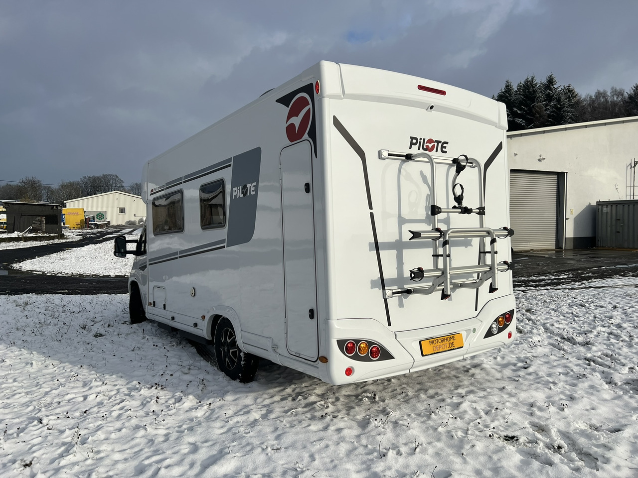 Pilote Pacific P696D Hubbett - Solar - Markise - Xe cắm trại bán tích hợp: hình 2 Pilote Pacific P696D Hubbett - Solar - Markise - Xe cắm trại bán tích hợp: hình 2