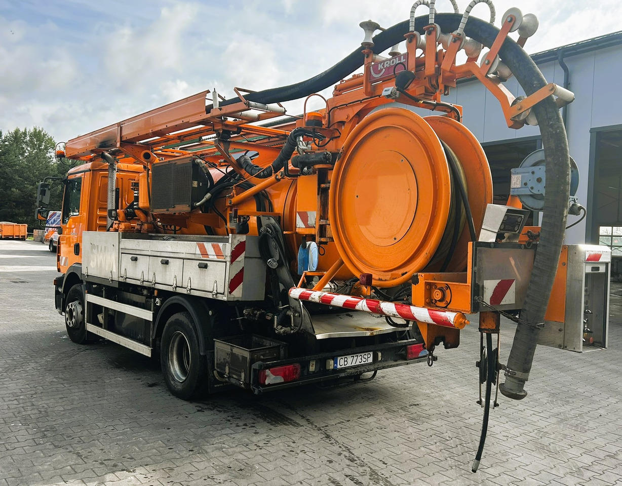 MAN TGM 15.240 - Xe tải chân không: hình 1 MAN TGM 15.240 - Xe tải chân không: hình 1