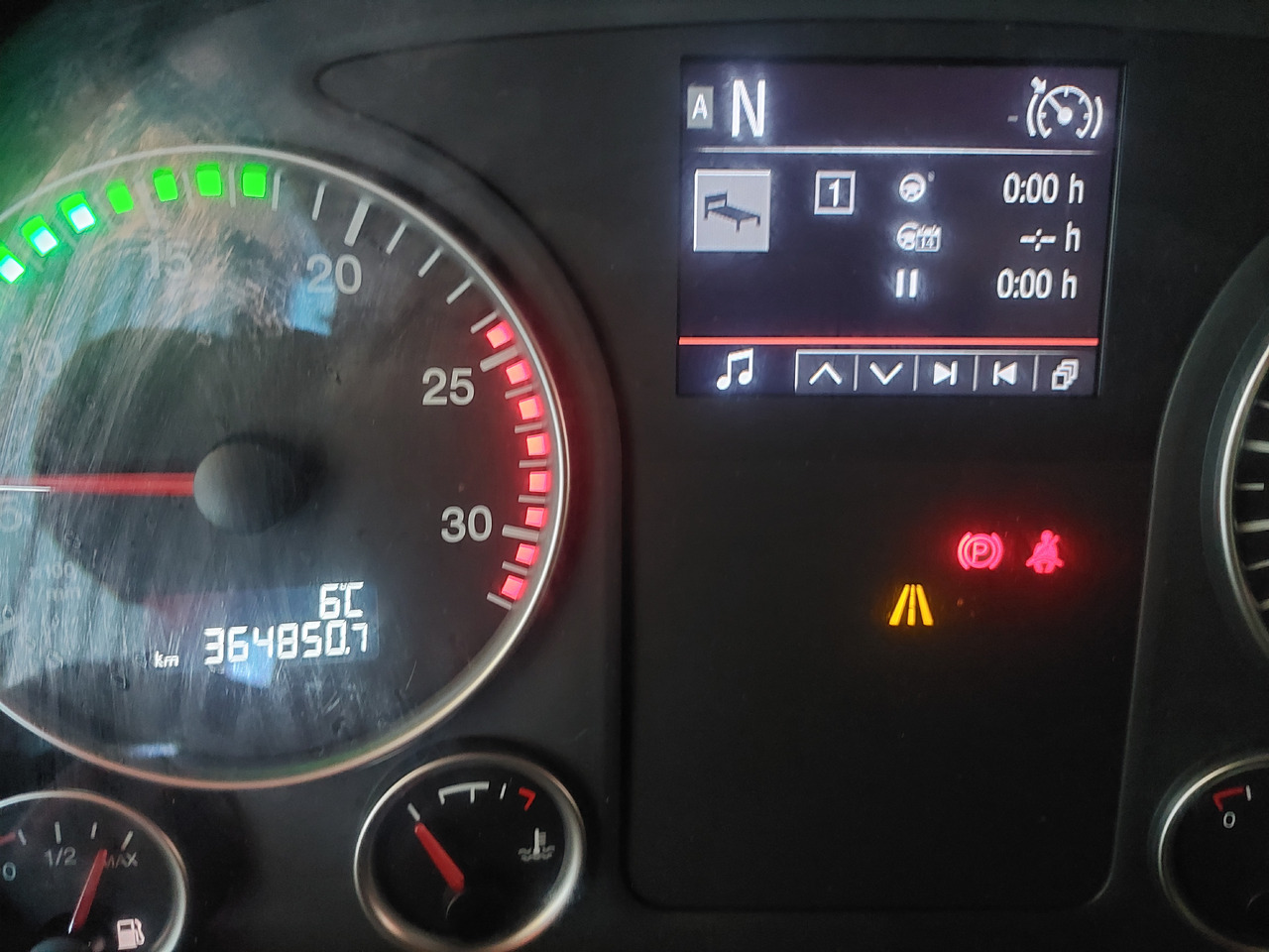 MAN TGX 18.500 - Xe đầu kéo: hình 4 MAN TGX 18.500 - Xe đầu kéo: hình 4