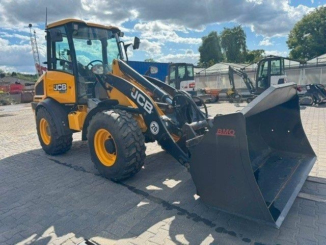 JCB 409 - Máy xúc lật bánh lốp: hình 2 JCB 409 - Máy xúc lật bánh lốp: hình 2