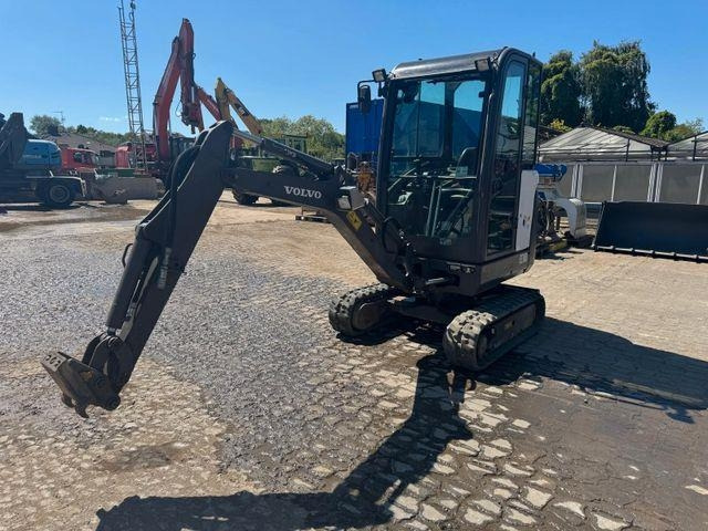 Volvo EC18D - Máy xúc mini: hình 2 Volvo EC18D - Máy xúc mini: hình 2