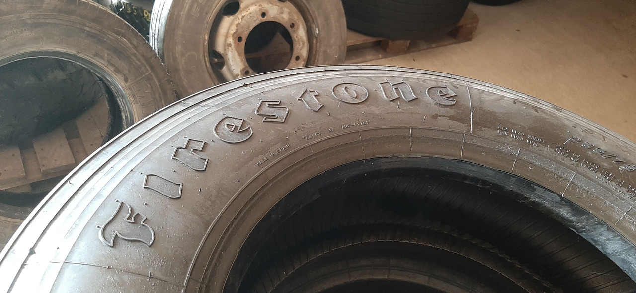 Gebrauchte FireStone FS 400 Reifen ohne Felgen, 235 / 75 R17,5 Artikel - Nr. : 81.99999 - 9999 - Lốp cho Xe tải: hình 1 Gebrauchte FireStone FS 400 Reifen ohne Felgen, 235 / 75 R17,5 Artikel - Nr. : 81.99999 - 9999 - Lốp cho Xe tải: hình 1