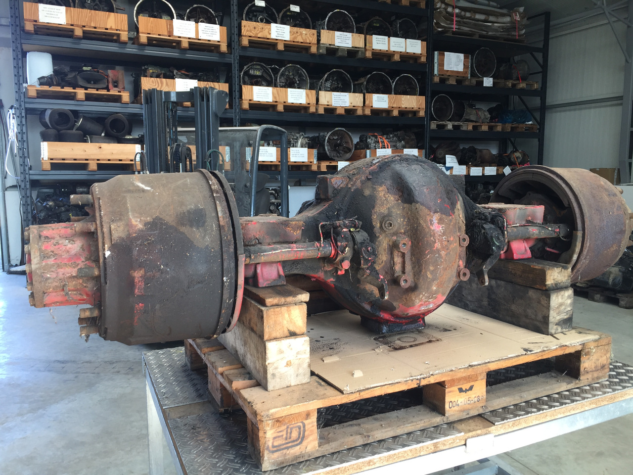 Gebrauchte Hinterachse MAN F2000, 26.422, Typ : HY 110, 13 Tonnen, Artikel - Nr. : 81.99999 - 9999 - Trục sau cho Xe tải: hình 1 Gebrauchte Hinterachse MAN F2000, 26.422, Typ : HY 110, 13 Tonnen, Artikel - Nr. : 81.99999 - 9999 - Trục sau cho Xe tải: hình 1