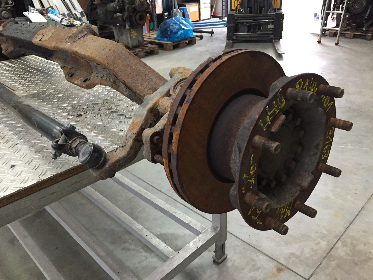 Gebrauchte Hinterachse MAN TGA 26.440, Typ : VOK - 08 - 01, Artikel - Nr. : 81.44001 - 7045 - Trục sau cho Xe tải: hình 4 Gebrauchte Hinterachse MAN TGA 26.440, Typ : VOK - 08 - 01, Artikel - Nr. : 81.44001 - 7045 - Trục sau cho Xe tải: hình 4