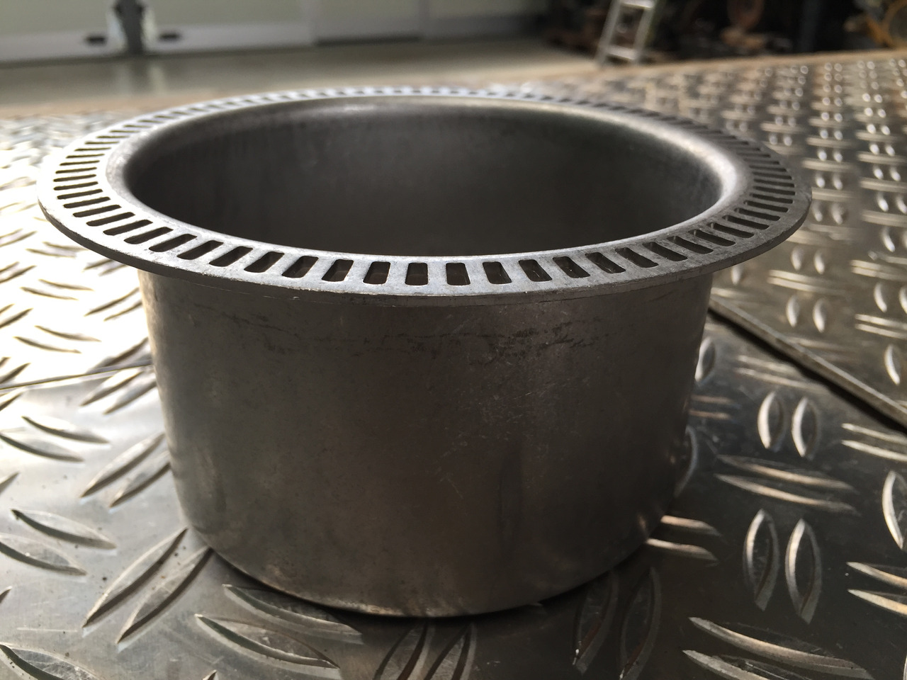 Neuwertige MAN L 2000 Impulsrad Hinterachse Nabe ABS , Artikel - Nr. : 81.52403 - 0028 - Trục sau cho Xe tải: hình 2 Neuwertige MAN L 2000 Impulsrad Hinterachse Nabe ABS , Artikel - Nr. : 81.52403 - 0028 - Trục sau cho Xe tải: hình 2