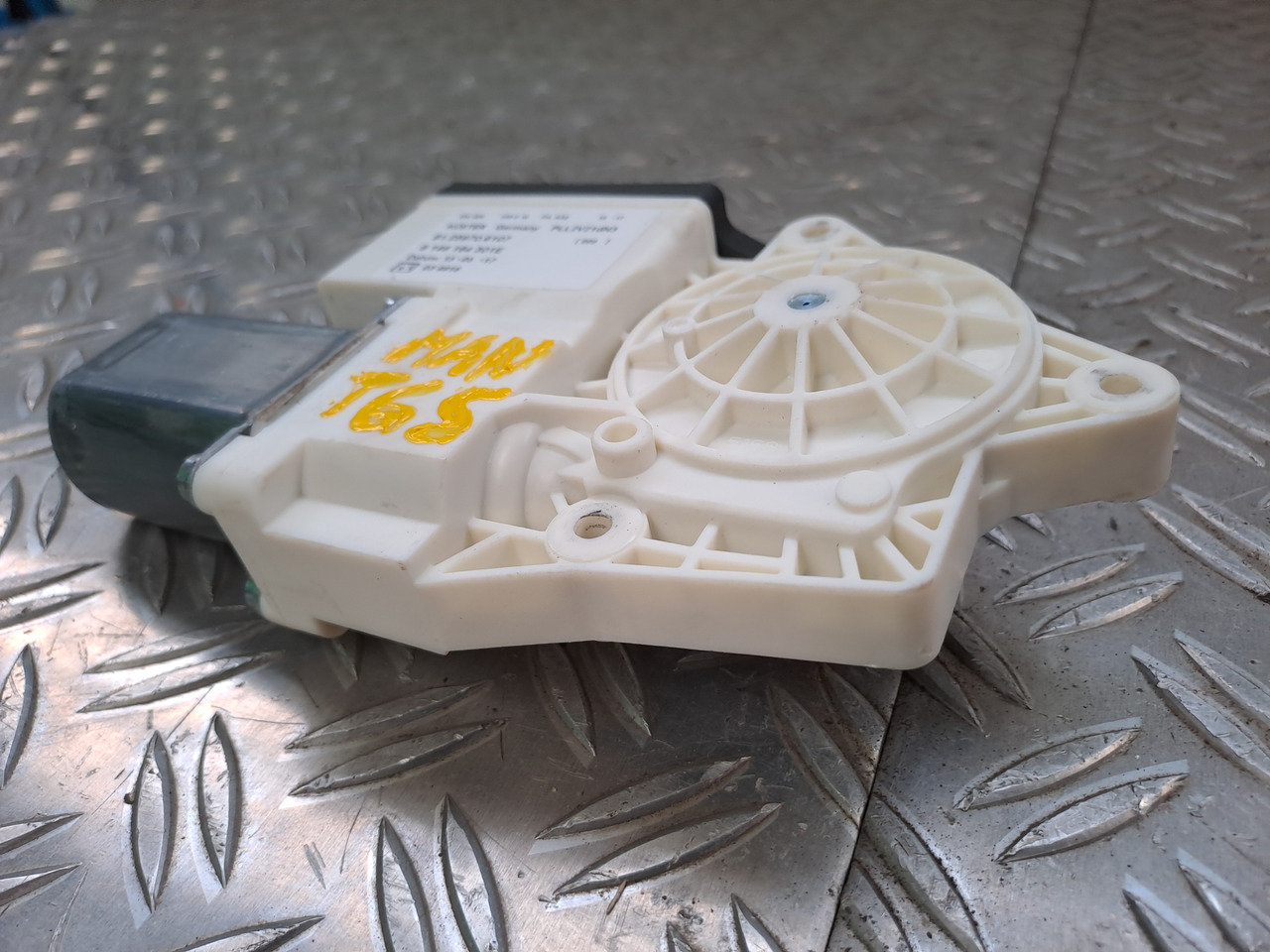 Neuwertiger MAN TGS Elektromotor Fensterheber links, Artikel - Nr. : 81.25970 - 6107 - Động cơ nâng cửa sổ cho Xe tải: hình 5 Neuwertiger MAN TGS Elektromotor Fensterheber links, Artikel - Nr. : 81.25970 - 6107 - Động cơ nâng cửa sổ cho Xe tải: hình 5