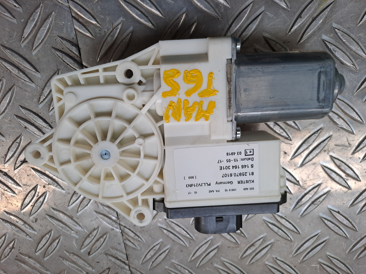 Neuwertiger MAN TGS Elektromotor Fensterheber links, Artikel - Nr. : 81.25970 - 6107 - Động cơ nâng cửa sổ cho Xe tải: hình 1 Neuwertiger MAN TGS Elektromotor Fensterheber links, Artikel - Nr. : 81.25970 - 6107 - Động cơ nâng cửa sổ cho Xe tải: hình 1