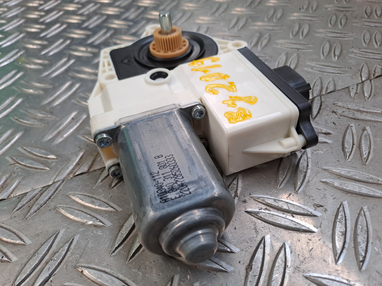 Neuwertiger MAN TGS Elektromotor Fensterheber links, Artikel - Nr. : 81.25970 - 6107 - Động cơ nâng cửa sổ cho Xe tải: hình 4 Neuwertiger MAN TGS Elektromotor Fensterheber links, Artikel - Nr. : 81.25970 - 6107 - Động cơ nâng cửa sổ cho Xe tải: hình 4