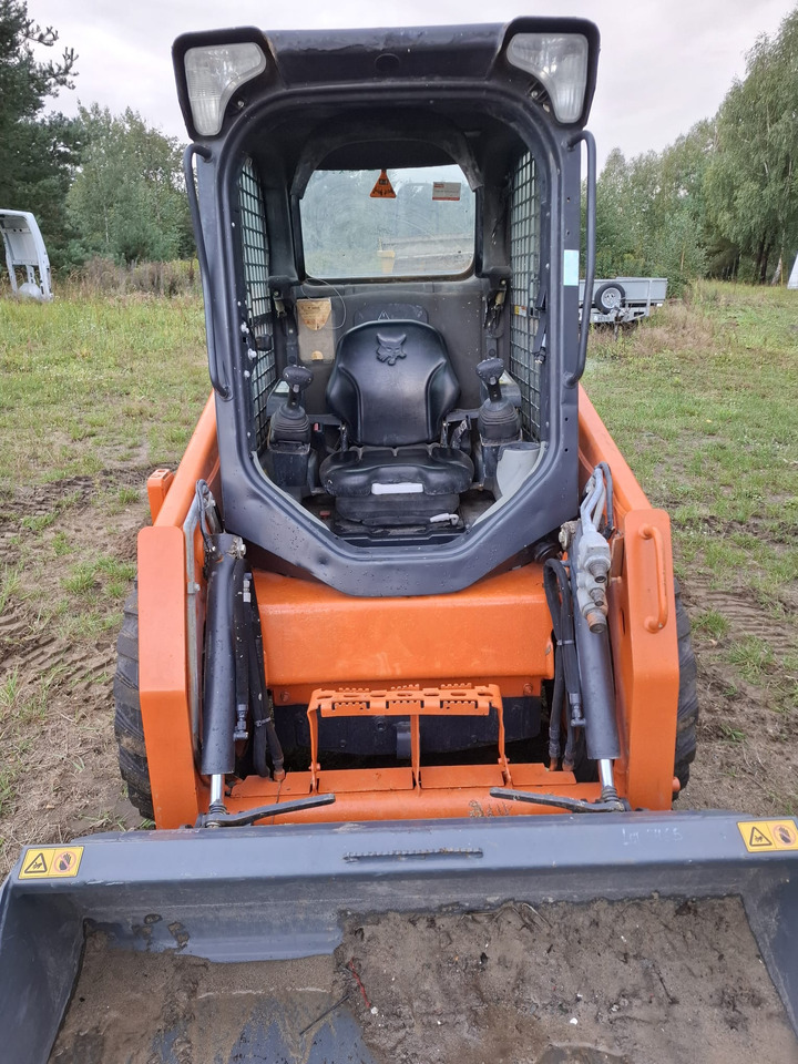 BOBCAT S450 - Máy xúc lật đa năng: hình 3 BOBCAT S450 - Máy xúc lật đa năng: hình 3