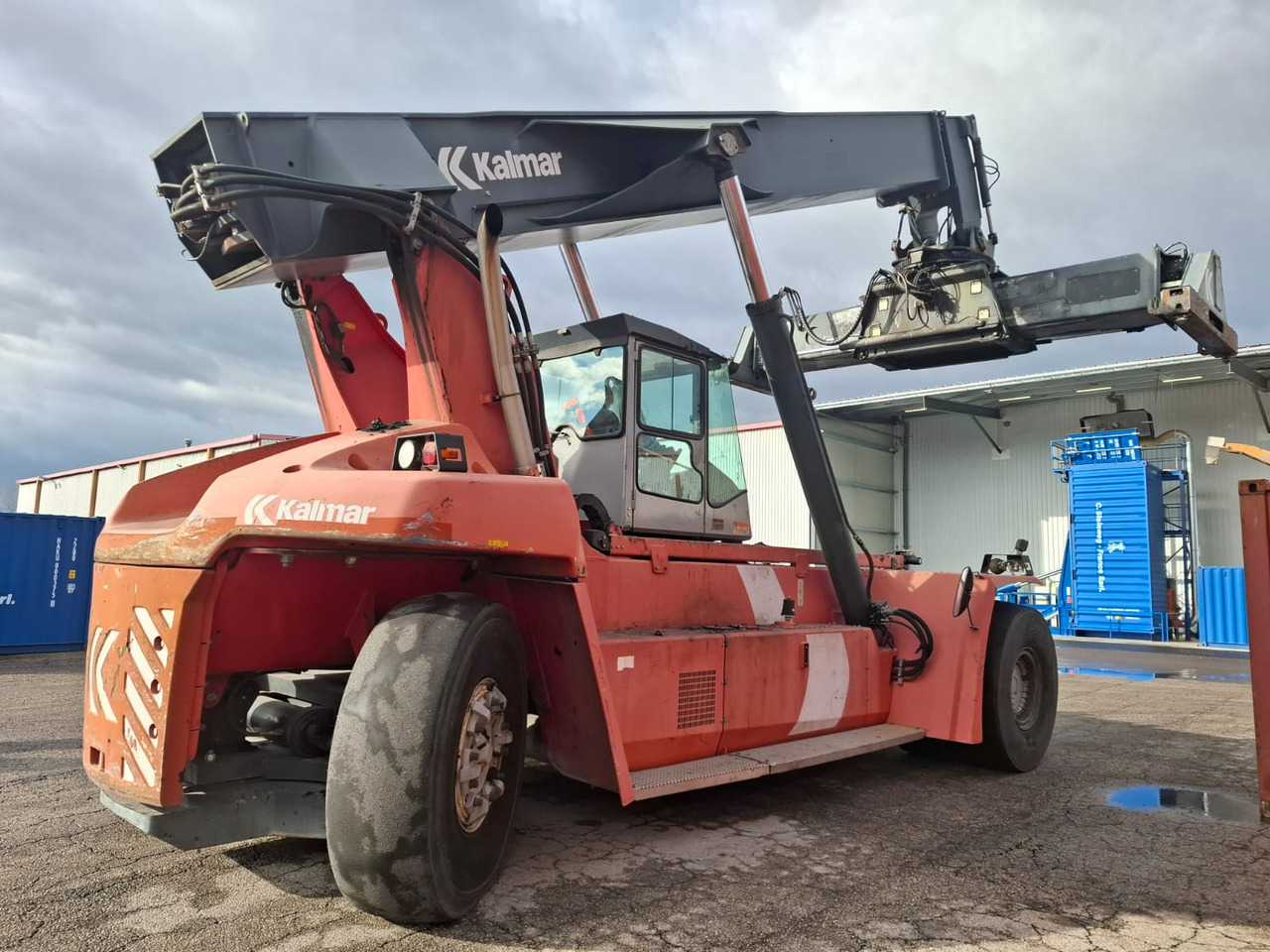 KALMAR DRF 450 60 S5 - Xe tiếp cận xếp chồng: hình 3 KALMAR DRF 450 60 S5 - Xe tiếp cận xếp chồng: hình 3