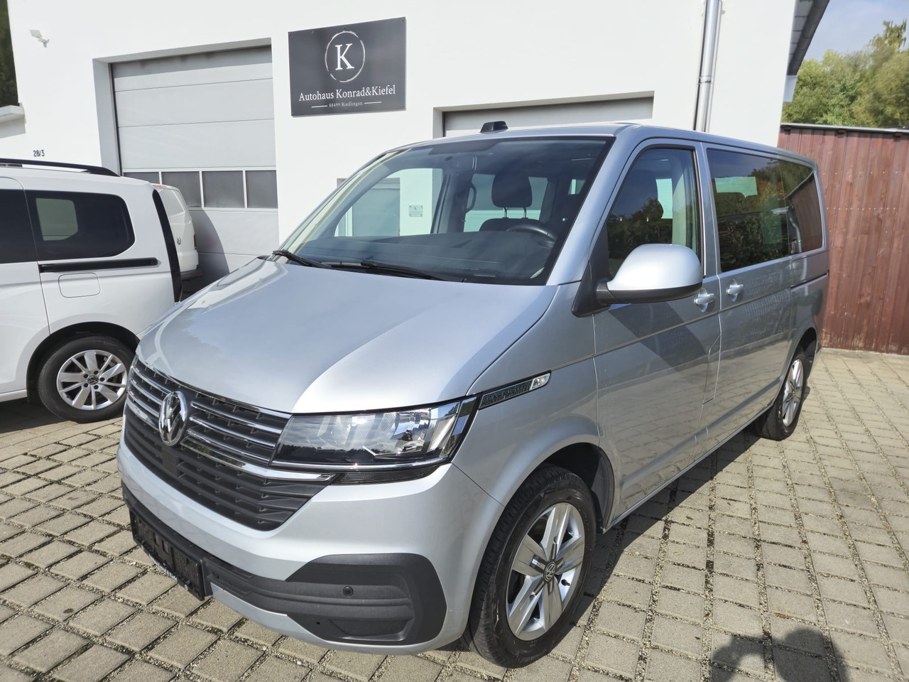 VOLKSWAGEN T6.1 Caravelle 4Motion/Automatik/Kamera/App-Con. - Xe van chở khách: hình 1 VOLKSWAGEN T6.1 Caravelle 4Motion/Automatik/Kamera/App-Con. - Xe van chở khách: hình 1