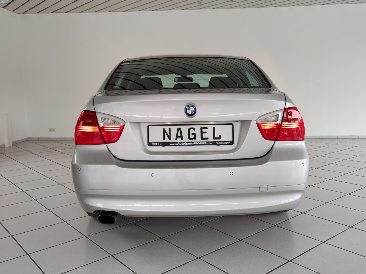 BMW 320i Audiosystem Professional, Automatik, PDC, Licht-Paket - Sedan: hình 4 BMW 320i Audiosystem Professional, Automatik, PDC, Licht-Paket - Sedan: hình 4