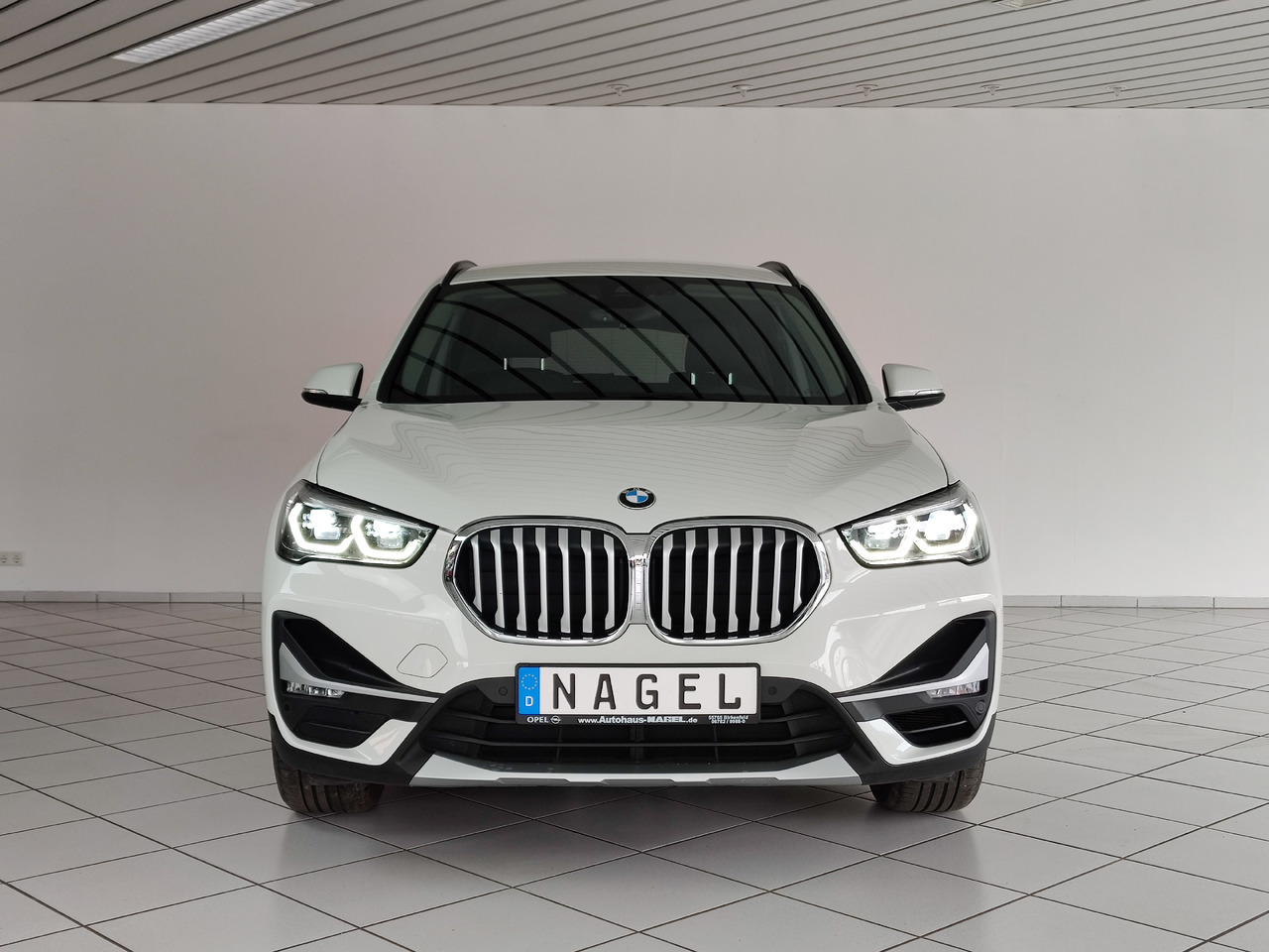 BMW X1 xDrive 20 i xLine Navi Rükam Leder DAB - SUV: hình 4 BMW X1 xDrive 20 i xLine Navi Rükam Leder DAB - SUV: hình 4