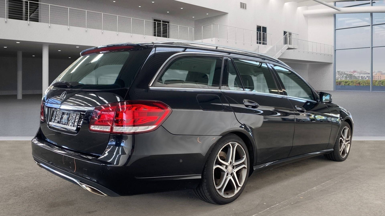 Mercedes-Benz E 200 CGI BlueEfficiency - Xe wagon: hình 3 Mercedes-Benz E 200 CGI BlueEfficiency - Xe wagon: hình 3
