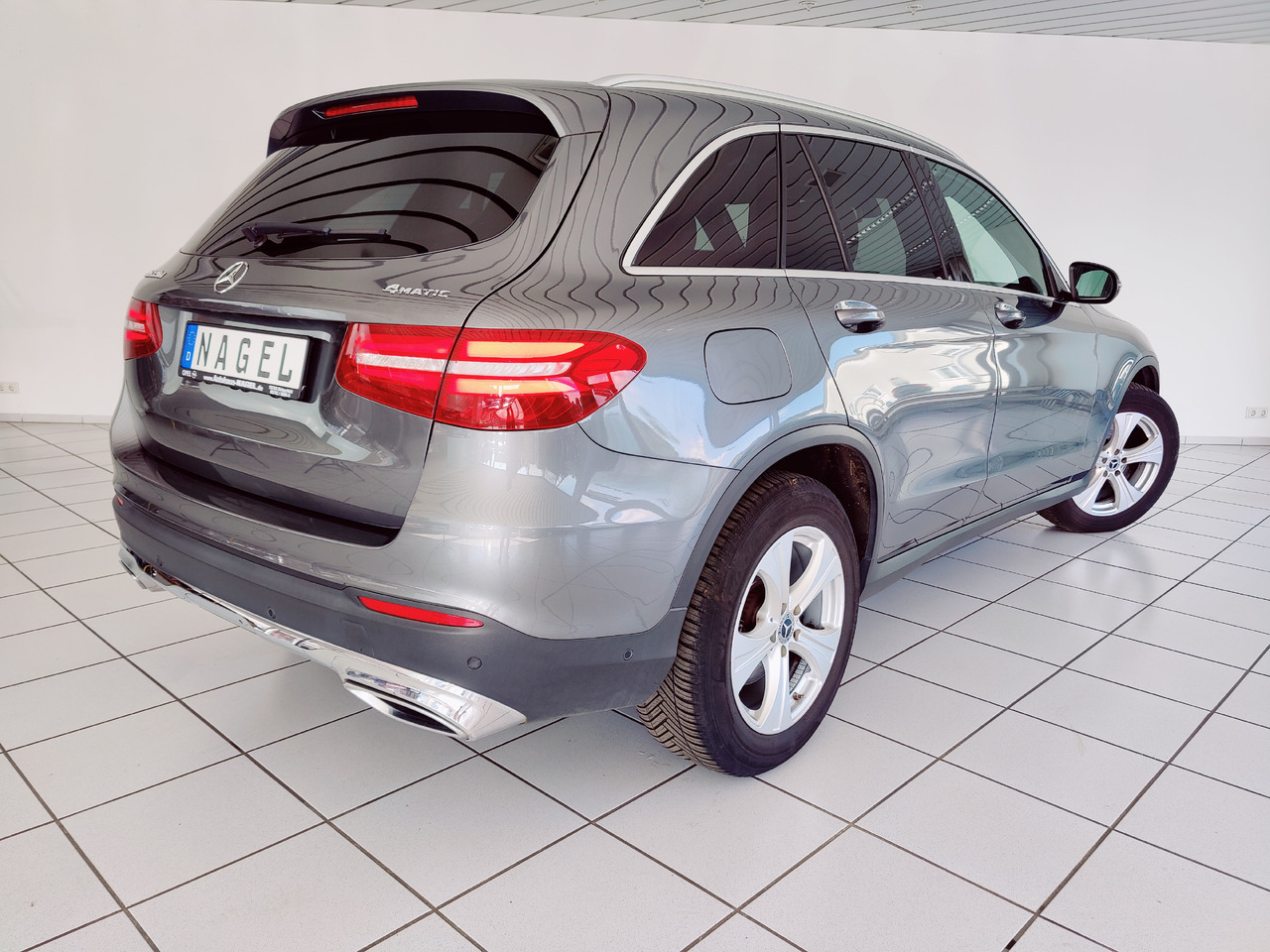 Mercedes-Benz GLC 220 d 4Matic AHK Navi RüKam SHZ - SUV: hình 5 Mercedes-Benz GLC 220 d 4Matic AHK Navi RüKam SHZ - SUV: hình 5