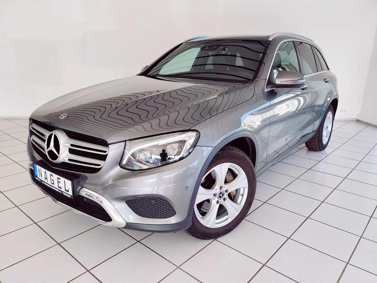 Mercedes-Benz GLC 220 d 4Matic AHK Navi RüKam SHZ - SUV: hình 1 Mercedes-Benz GLC 220 d 4Matic AHK Navi RüKam SHZ - SUV: hình 1