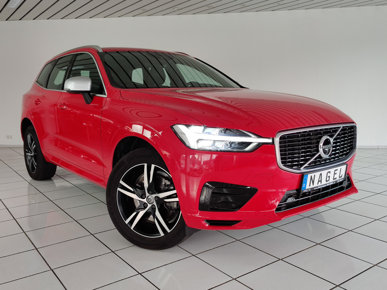 Volvo XC60 R Design AWD 228kW 360°Kam Pano Head-Up CD Apple - SUV: hình 3 Volvo XC60 R Design AWD 228kW 360°Kam Pano Head-Up CD Apple - SUV: hình 3