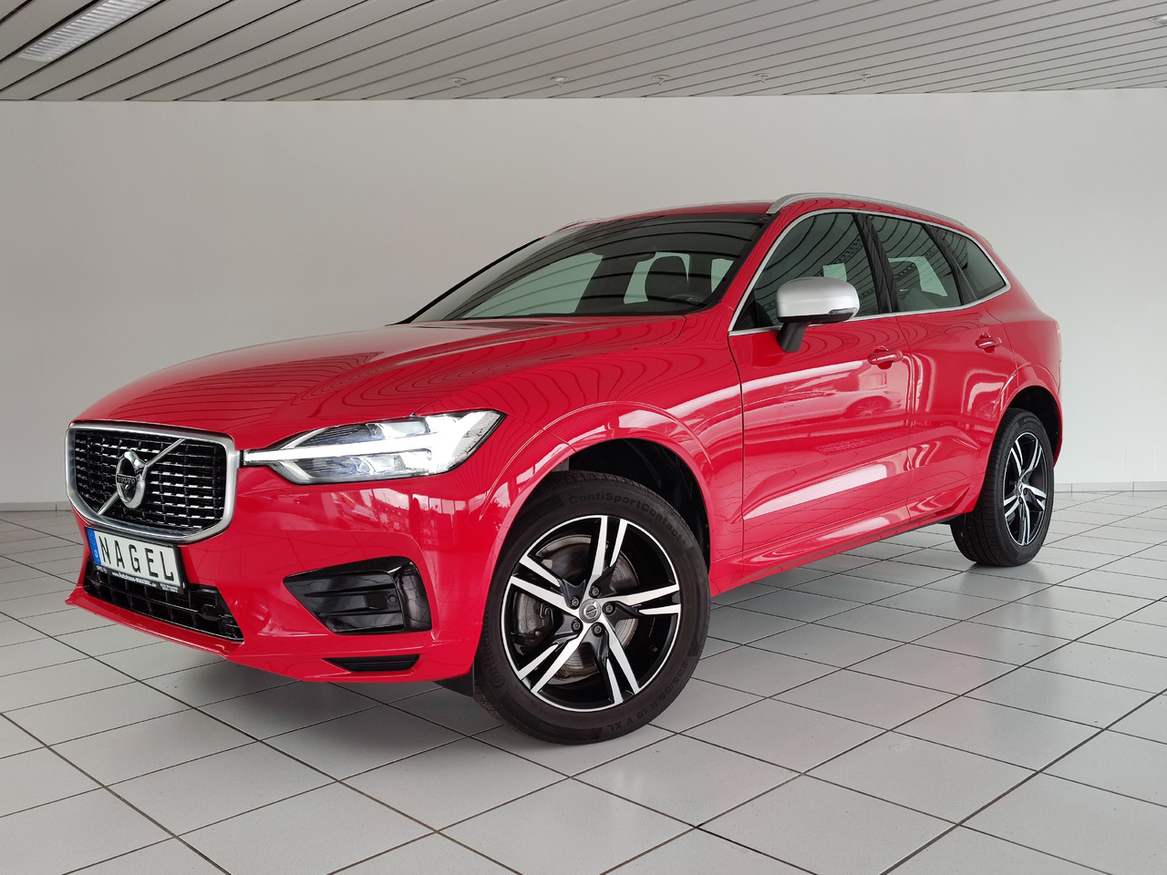 Volvo XC60 R Design AWD 228kW 360°Kam Pano Head-Up CD Apple - SUV: hình 1 Volvo XC60 R Design AWD 228kW 360°Kam Pano Head-Up CD Apple - SUV: hình 1