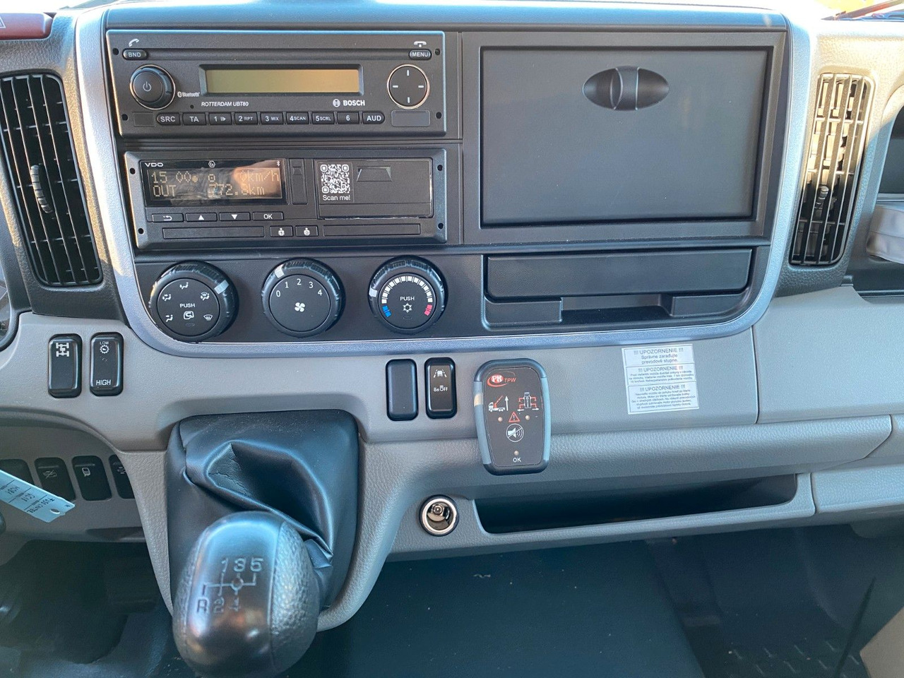 Mitsubishi FUSO CANTER 6C18 4WD PRITSCHE+PM 6522P KRAN - Xe tải nhỏ phẳng: hình 5 Mitsubishi FUSO CANTER 6C18 4WD PRITSCHE+PM 6522P KRAN - Xe tải nhỏ phẳng: hình 5