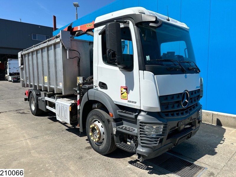 Mercedes-Benz Arocs 1833 EURO 6, Kipper, Palfinger - Xe ben, Xe cẩu tự hành: hình 3 Mercedes-Benz Arocs 1833 EURO 6, Kipper, Palfinger - Xe ben, Xe cẩu tự hành: hình 3