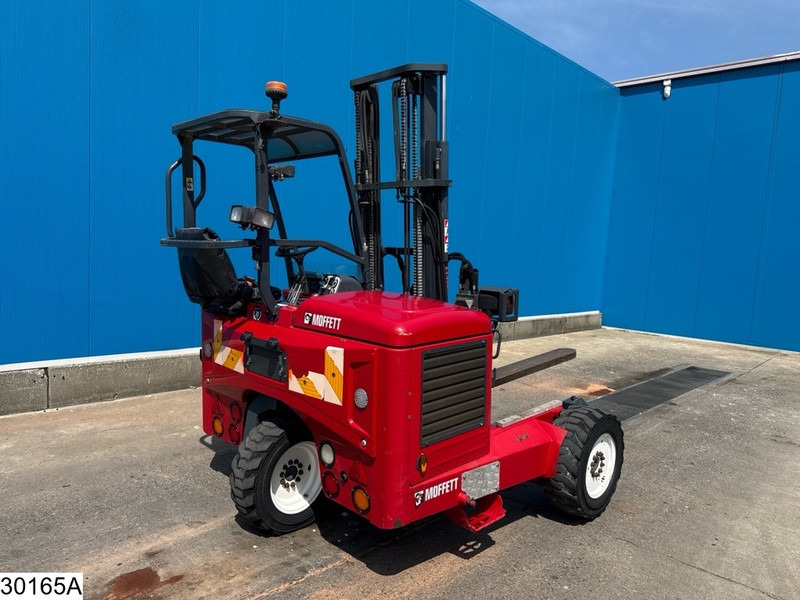 Moffett M5 20.4 1889 Hr, 26.1 kW - Xe nâng diesel: hình 4 Moffett M5 20.4 1889 Hr, 26.1 kW - Xe nâng diesel: hình 4