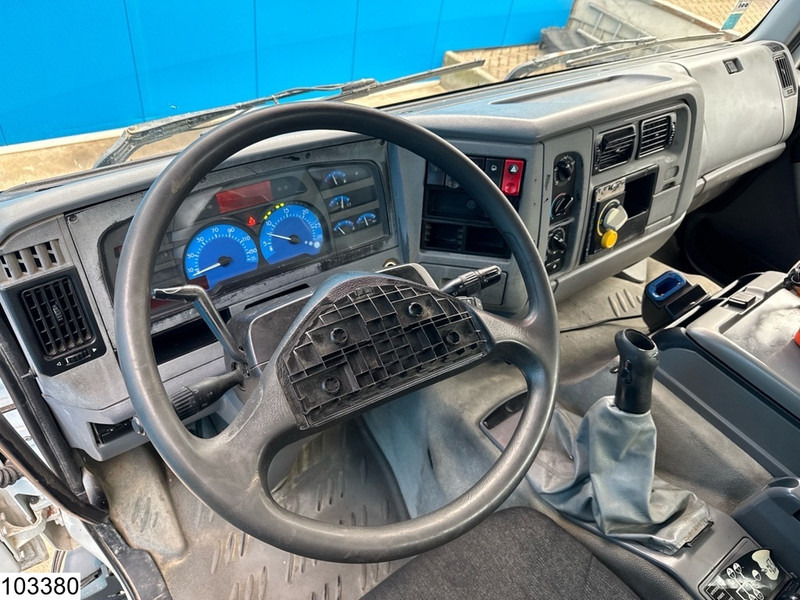 Renault Kerax 370 8x4, EURO 3, Cifa, 9m3, Remote - Xe trộn bê tông: hình 5 Renault Kerax 370 8x4, EURO 3, Cifa, 9m3, Remote - Xe trộn bê tông: hình 5