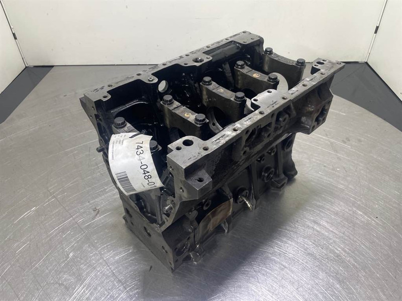 Ahlmann AS900-Cummins B3.3T-4989845-Crankcase/Unterblock - Động cơ cho Máy móc xây dựng: hình 2 Ahlmann AS900-Cummins B3.3T-4989845-Crankcase/Unterblock - Động cơ cho Máy móc xây dựng: hình 2