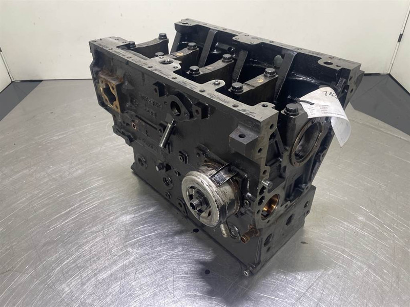 Ahlmann AS900-Cummins B3.3T-4989845-Crankcase/Unterblock - Động cơ cho Máy móc xây dựng: hình 4 Ahlmann AS900-Cummins B3.3T-4989845-Crankcase/Unterblock - Động cơ cho Máy móc xây dựng: hình 4