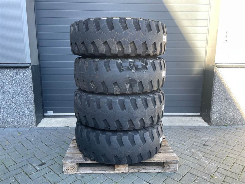 Atlas AR65-Michelin 335/80R20 (12.5R20)-Tire/Reifen/Band - Lốp và vành cho Máy móc xây dựng: hình 1 Atlas AR65-Michelin 335/80R20 (12.5R20)-Tire/Reifen/Band - Lốp và vành cho Máy móc xây dựng: hình 1