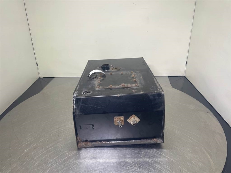 Cat TH62-142-4887-Fuel tank/Kraftstofftank - Khung/ Sườn cho Máy móc xây dựng: hình 1 Cat TH62-142-4887-Fuel tank/Kraftstofftank - Khung/ Sườn cho Máy móc xây dựng: hình 1