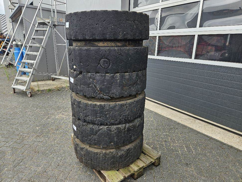 Liebherr 10.00-20 - Tire/Reifen/Band - Lốp và vành cho Máy móc xây dựng: hình 2 Liebherr 10.00-20 - Tire/Reifen/Band - Lốp và vành cho Máy móc xây dựng: hình 2