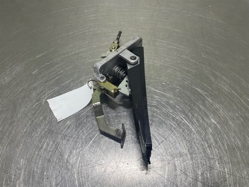 Liebherr A316-5006144-Brake pedal - Cabin và nội thất cho Máy móc xây dựng: hình 3 Liebherr A316-5006144-Brake pedal - Cabin và nội thất cho Máy móc xây dựng: hình 3
