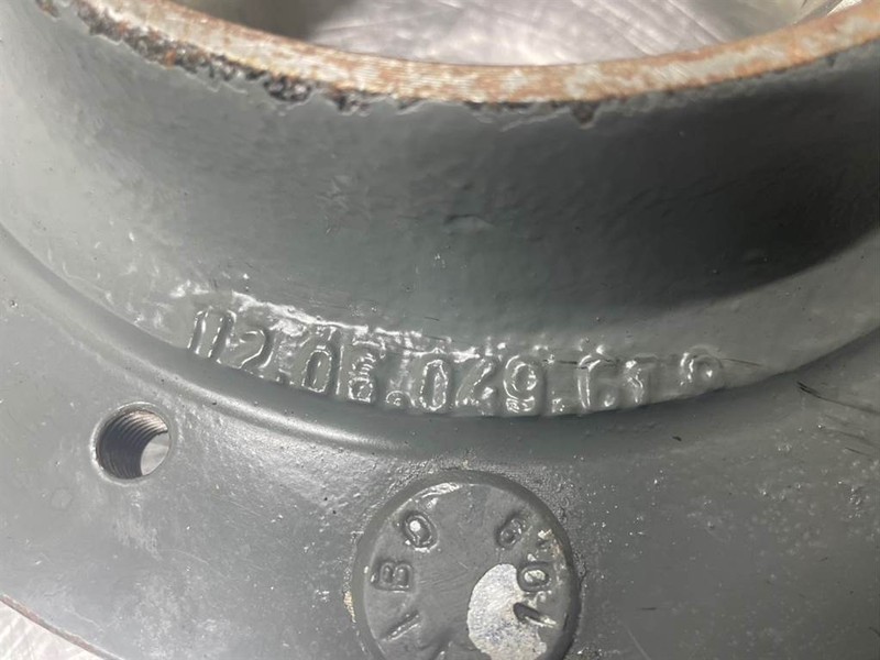 Liebherr L514 Stereo-10029543-Wheel hub/Radnabe/Wielnaaf - Trục và các bộ phận cho Máy móc xây dựng: hình 5 Liebherr L514 Stereo-10029543-Wheel hub/Radnabe/Wielnaaf - Trục và các bộ phận cho Máy móc xây dựng: hình 5
